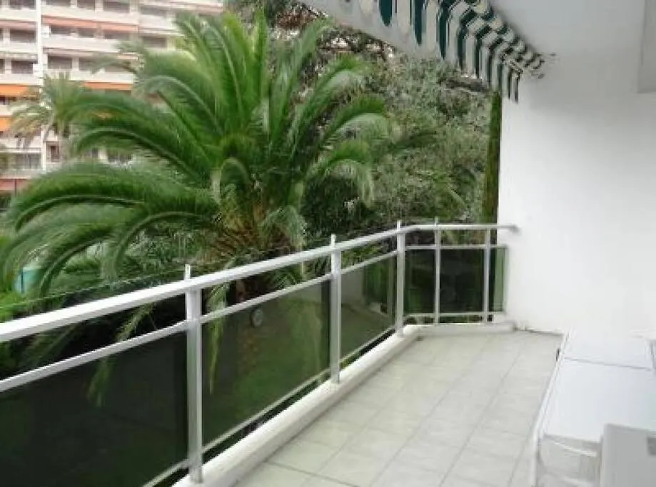 Three Bedroom, Two Bathroom Apartment In Cannes With Large Terrace - 880 France