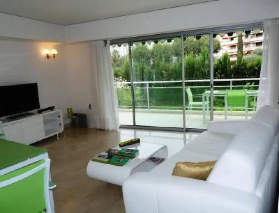 Three Bedroom, Two Bathroom Apartment In Cannes With Large Terrace - 880 France