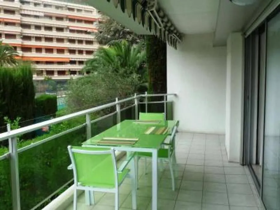 Three Bedroom, Two Bathroom Apartment In Cannes With Large Terrace - 880